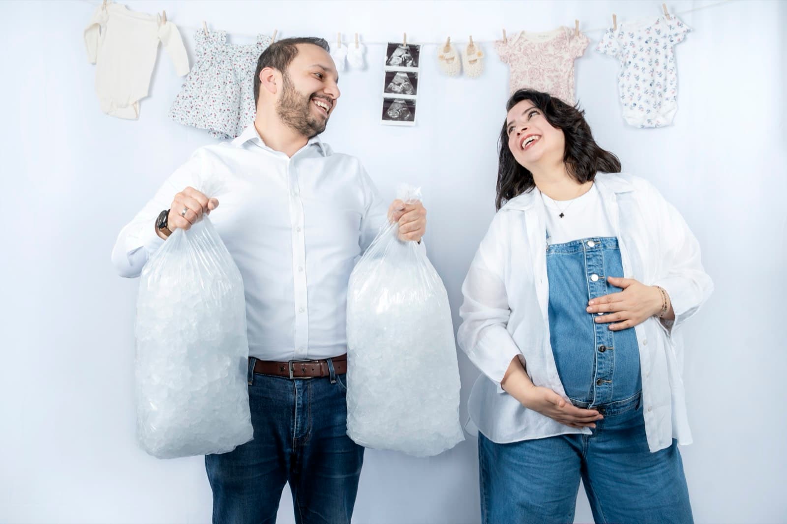 Maternity photography by Ashley San