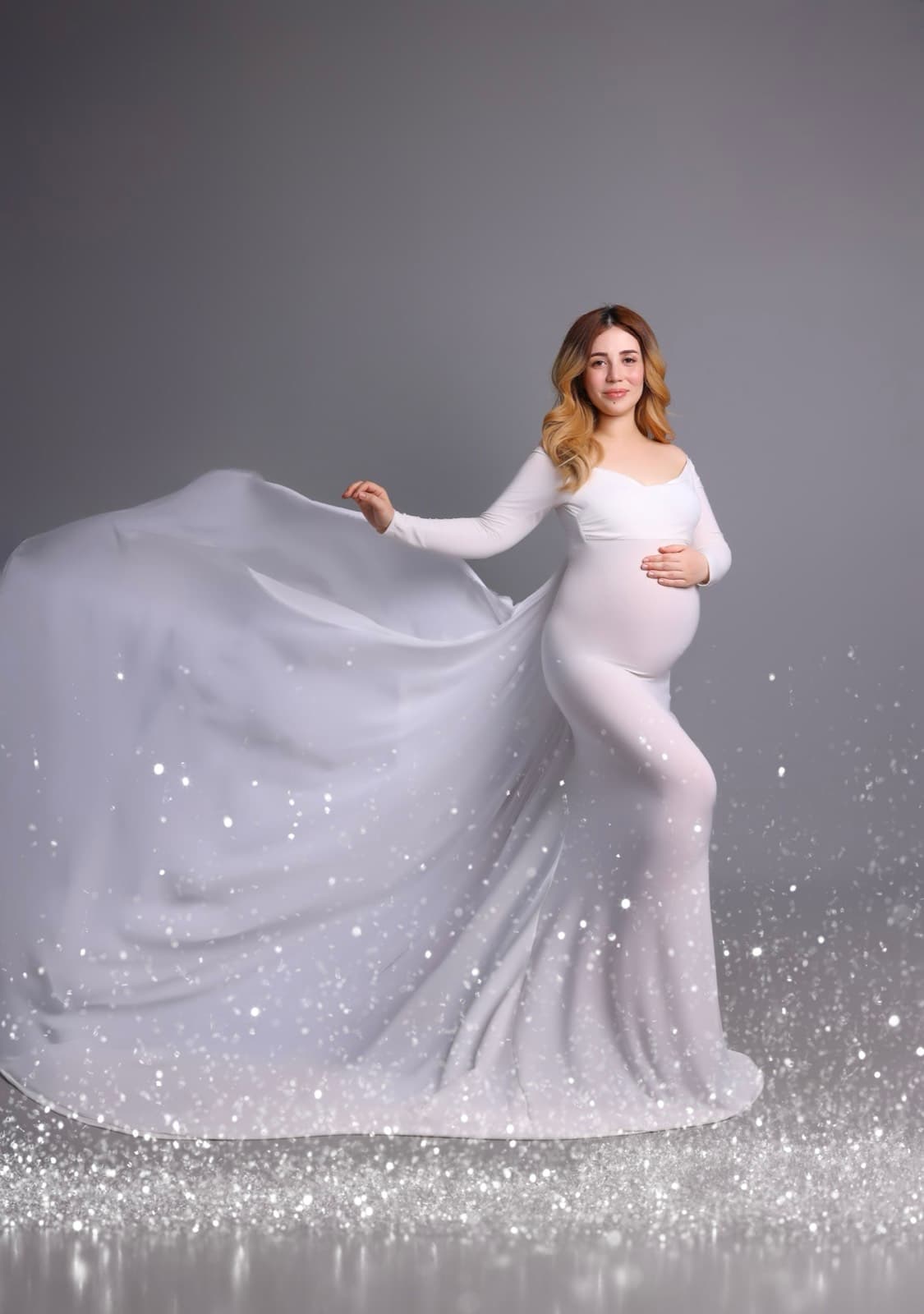Maternity photography by Ashley San