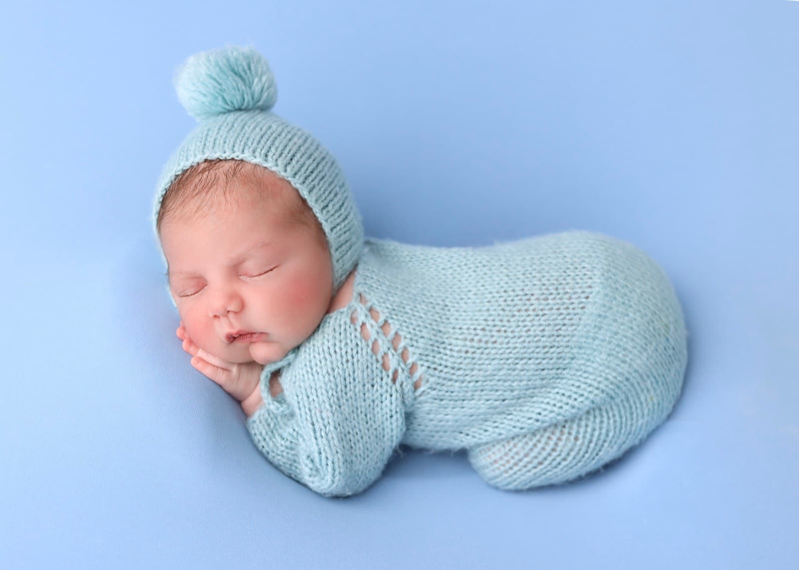 Newborns photography by Ashley San