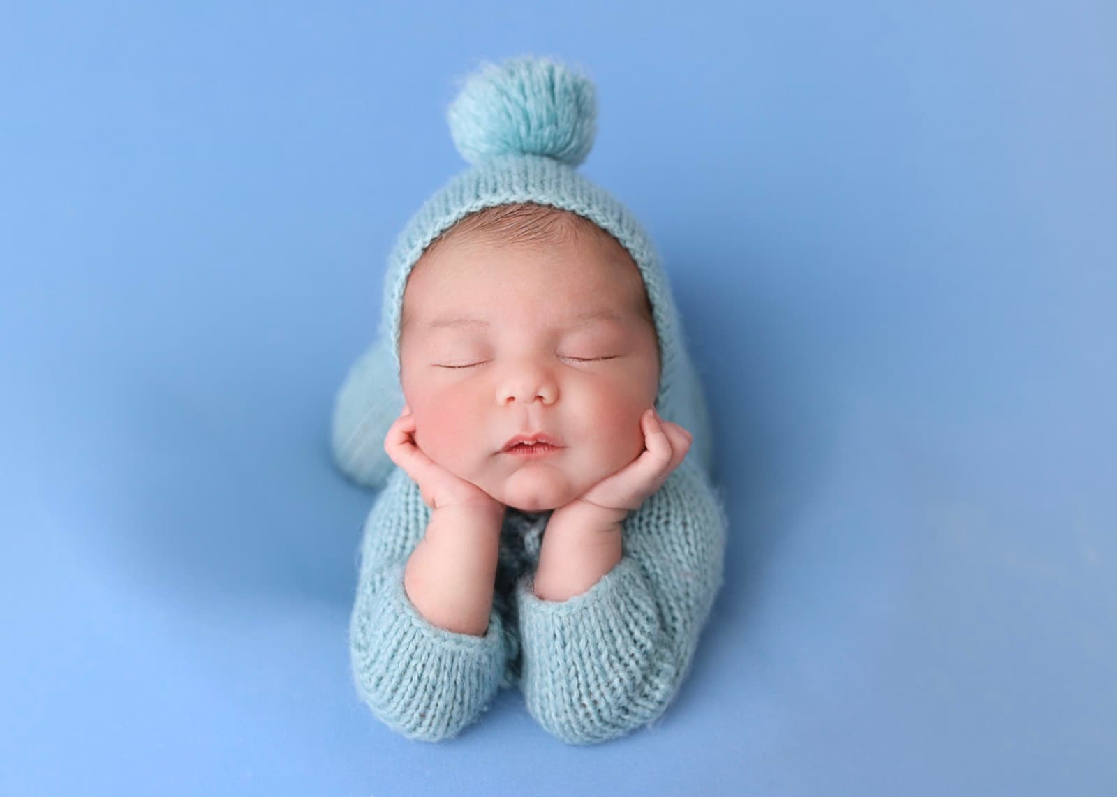 Newborns photography by Ashley San