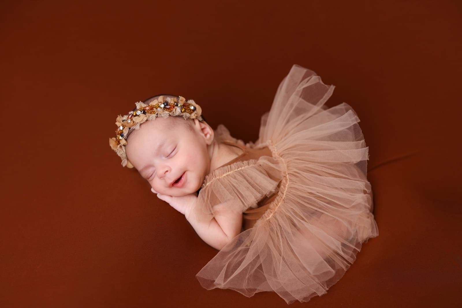 Newborns photography by Ashley San